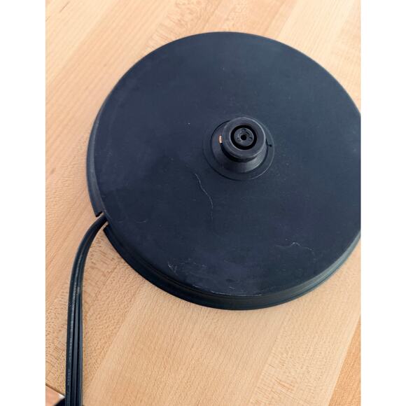 DELONGHI ELECTRIC WATER KETTLE - Picture 6 of 8